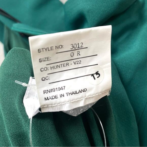 Dessy Off-the-Shoulder Criss Cross Back Trumpet Gown Hunter Green Women's 0 $257 - Picture 9 of 10